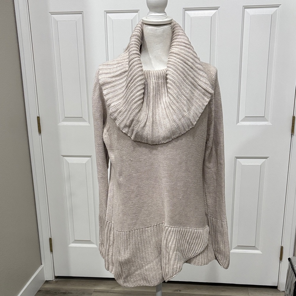 Indigenous Cream Sweater size Large
100% Organic Cotton Hand Loomed